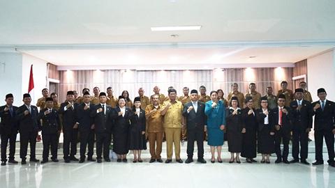 Pemkab Tapanuli Utara Lantik 17 Pejabat Administrator 