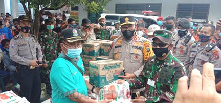 Peduli Banjir Medan, Pangdam, Kapolda Tinjau dan Bantu Posko Banjir