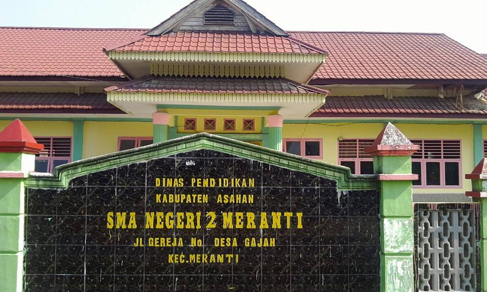 SMA Negeri 2 Meranti Asahan Diduga Jual LKS,  Kepsek Kangkangi Peraturan Pemerintah 