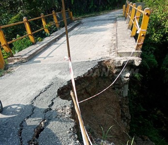 Dibangun 4 Tahun Lalu, Jembatan di Dusun Jambu Mbellang Hampir Ambruk