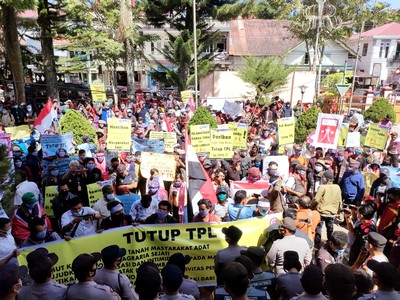 Aliansi Gerakan Masyarakat Tutup TPL Demo di Gedung DPRD dan Kantor Bupati Taput