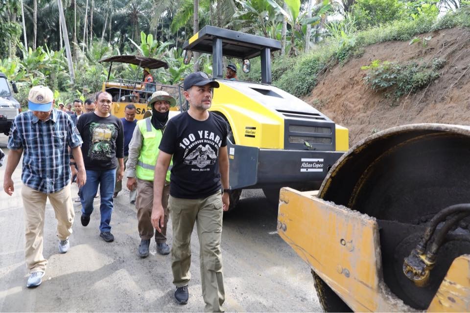 Wagub Tinjau Pembangunan dan Perbaikan Jalan Rusak di Gunung Rintih