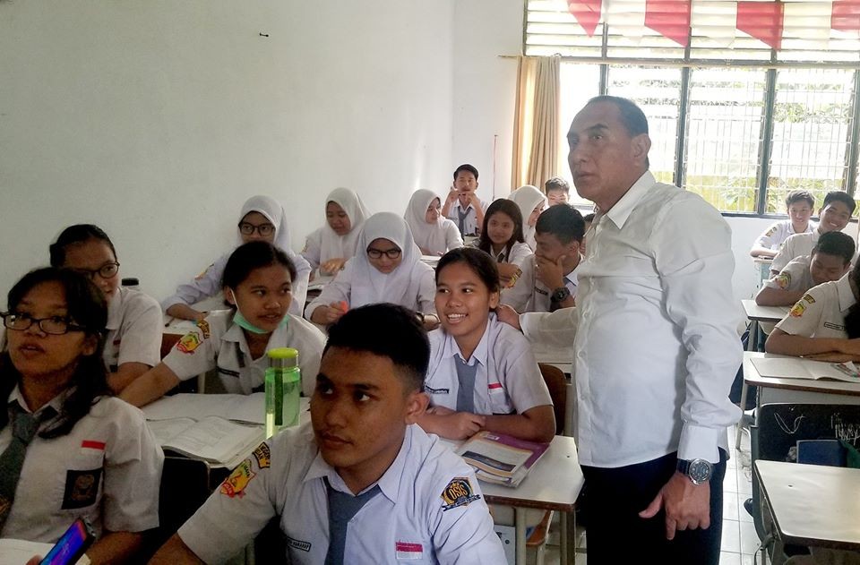 Gubernur Tinjau SMA Negeri 2 Medan, Pantau Proses Belajar Mengajar