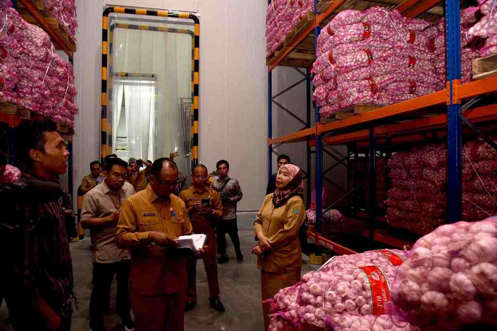 Sidak Gudang Bawang Putih dan Gula, Sekda Minta Pedagang Tidak Naikkan Harga