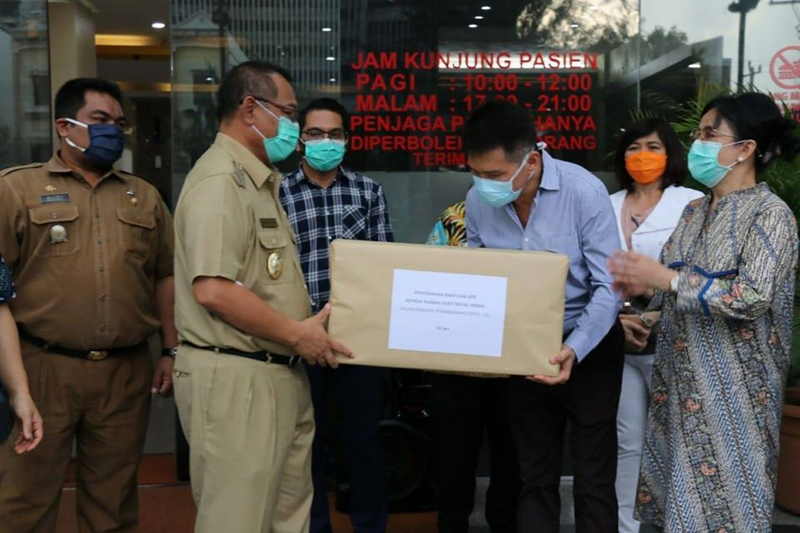Wali Kota Medan Serahkan Bantuan APD dari Fraksi PDIP DPR ...