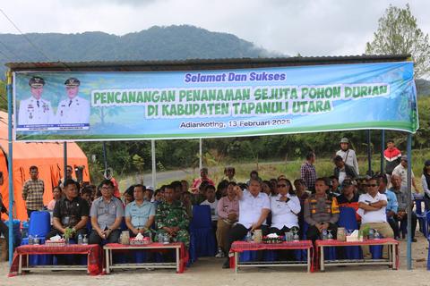 Pemkab Tapanuli Utara Canangkan Penanaman Sejuta Pohon Durian untuk Pemulihan Pascabencana