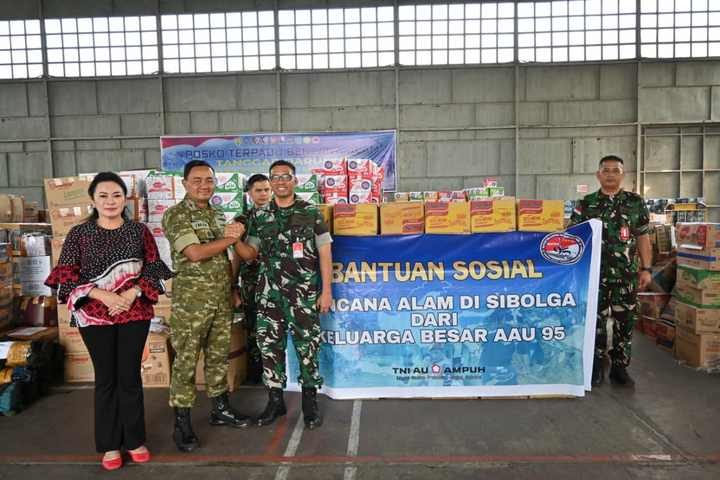 Alumni AAU 95 Salurkan Bantuan untuk Korban Bencana di Sumatera