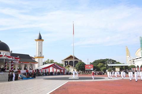 Kapolda Sumut Hadiri Upacara HUT ke-81 RI di Lapangan Astaka