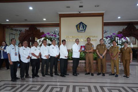 Bupati Taput Kunjungi Mall Pelayanan Publik Kabupaten Badung, Targetkan Pelayanan Prima Masyarakat