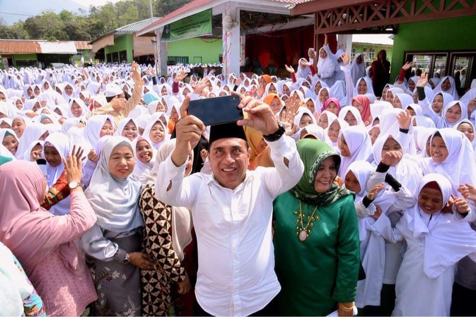 Silaturahmi di Pesantren Musthafawiyah, Pesan Gubernur Jaga Kebersihan Lingkungan