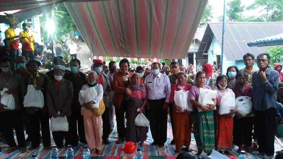 Sebanyak 340 KK Warga Desa Janji Raja Terima Paket Sembako