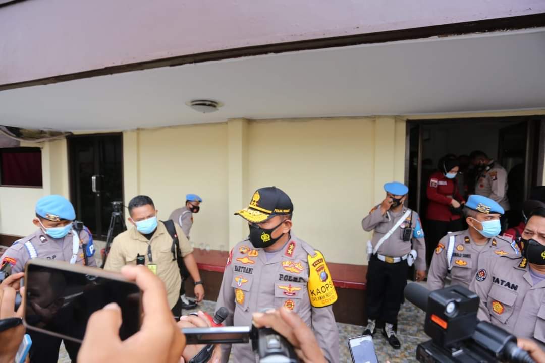 Kapolda Sumut Pastikan Pelempar Batu Dari Atas Gedung DPRD Bukan Anggota Polri