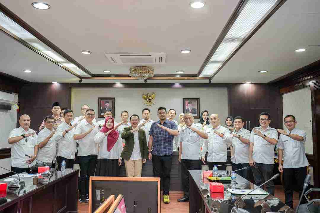 Pj Bupati Bekasi Kunjungi Wali Kota Medan, Bahas Persiapan Hari Koperasi