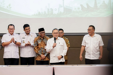 Gubsu Bobby Nasution Teken MoU PSEL dengan Danantara, Targetkan Medan Raya Bebas Sampah