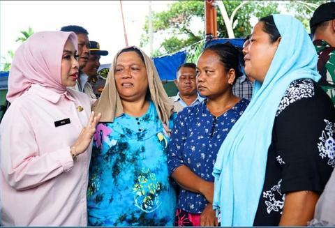 Bupati Labuhanbatu Temui Warga Korban Banjir di Batang Toru dan Garoga