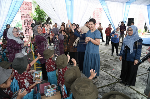 Kahiyang Ayu Ajak Siswa TK/SD Pertiwi Biasakan Hidup Sehat Sejak Dini