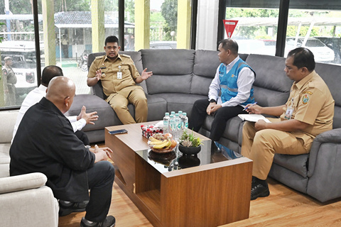Gubsu_Kunker_ke_Kantor_PLN_UP2B_Sumbagut_1_jpg.jpg