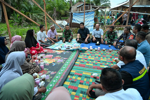 Gubernur Bobby Nasution Buka Puasa Bersama Warga di Hunian Korban Banjir Sorkam
