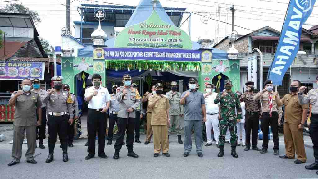 Bupati Asahan Kunjungi  Pos Pam dan Pos Check Point Ops Ketupat Toba 2020