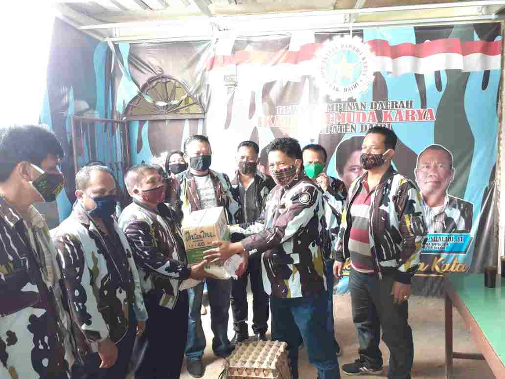 DPD IPK Dairi Salurkan Bantuan Sembako kepada Kader