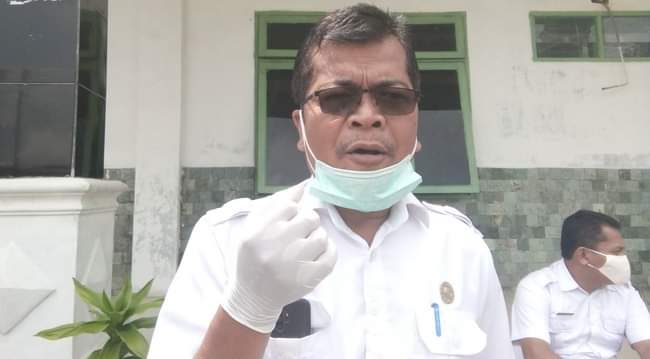 Masker, Sarung Tangan dan Hand Sanitizer Digunakan Untuk Rapat Gustu dan Tamu Pengunjung