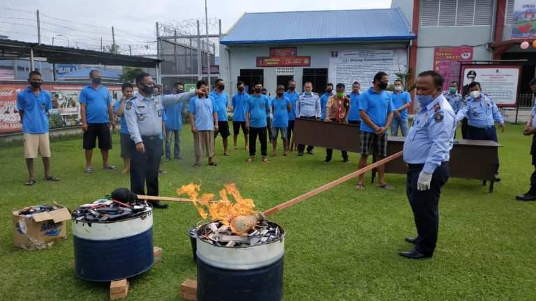 Lapas Binjai Musnahkan Barang Terlarang Hasil Razia