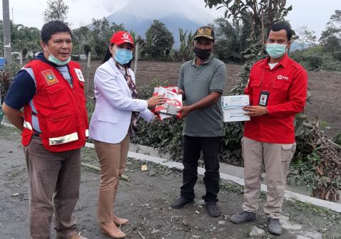 PMI Sumut Bagikan Masker kepada Warga 