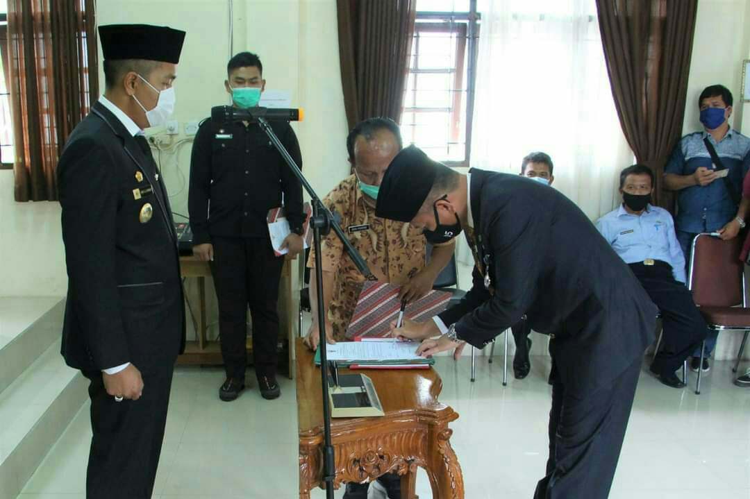 Wakil Bupati Jimmy Sihombing Lantik Tiga Pejabat Pemkab Dairi