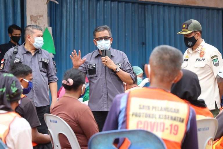 Sekda Kota Batam Jefridin Pimpin Razia Masker, Sayangi Diri, Keluarga dan Orang Sekitar