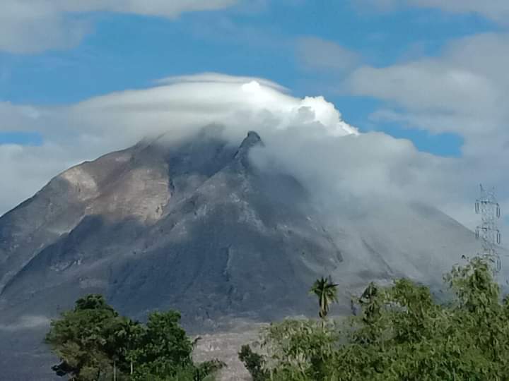 Kubah Lava Sekitar Dua Juta Meter Kubik di Puncak Gunung, Berpotensi Awan Panas Tinggi 