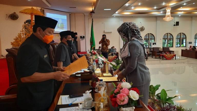 DPRD Langkat Gelar Rapat Paripurna, Sahkan 9 Ranperda Menjadi Perda 