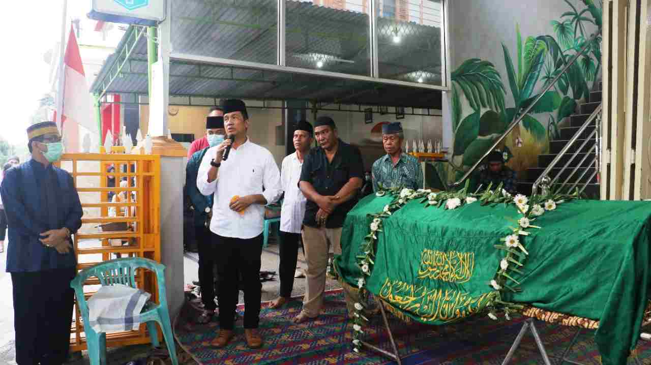 Hefriansyah Saat Melayat Kerumah Almarhum Ketua BKM Masjid Raya, Terkenang Masa Lalu