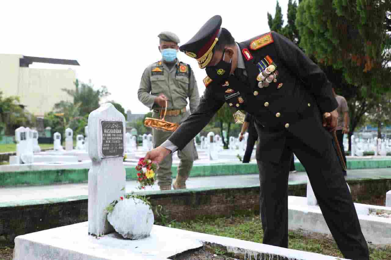 Jelang HUT 73 Provinsi Sumut, Irjen Pol Panca Putra Simanjuntak Ziarah ke Taman Makam Pahlawan