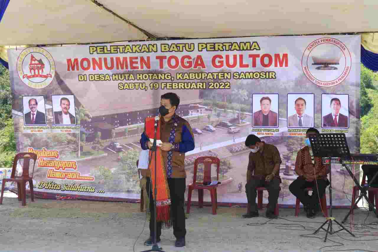 Hadiri Peletakan Batu Pertama Monumen Toga Gultom, Bupati Samosir Berharap Tingkatkan Perekonomian