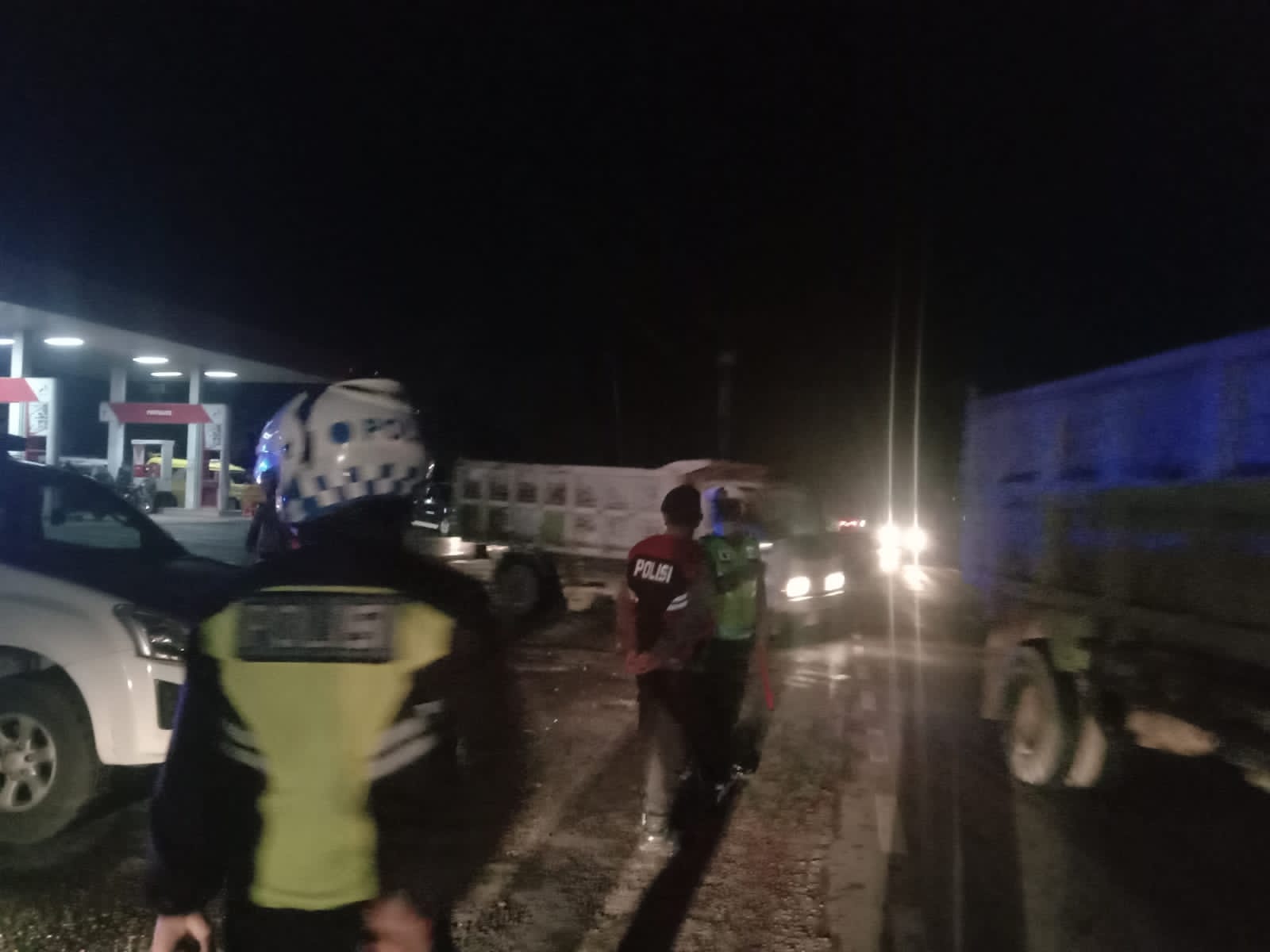 Agar Tak Macet Polisi Atur Kenderaan yang Mengisi BBM di SPBU Dairi