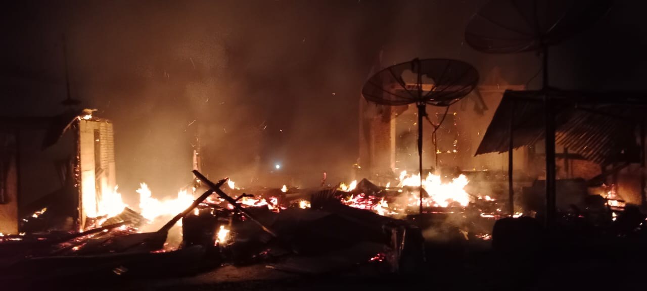 5 Unit Rumah Semi Permanen Ludes Terbakar di Sihobuk, Tarutung