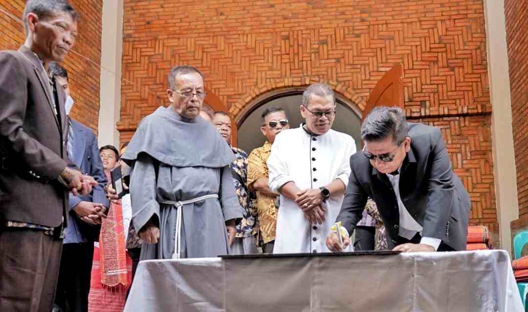 Bupati Simalungun Resmikan dan Bantu Gereja ST. Fransiskus Xaverius Sinaman