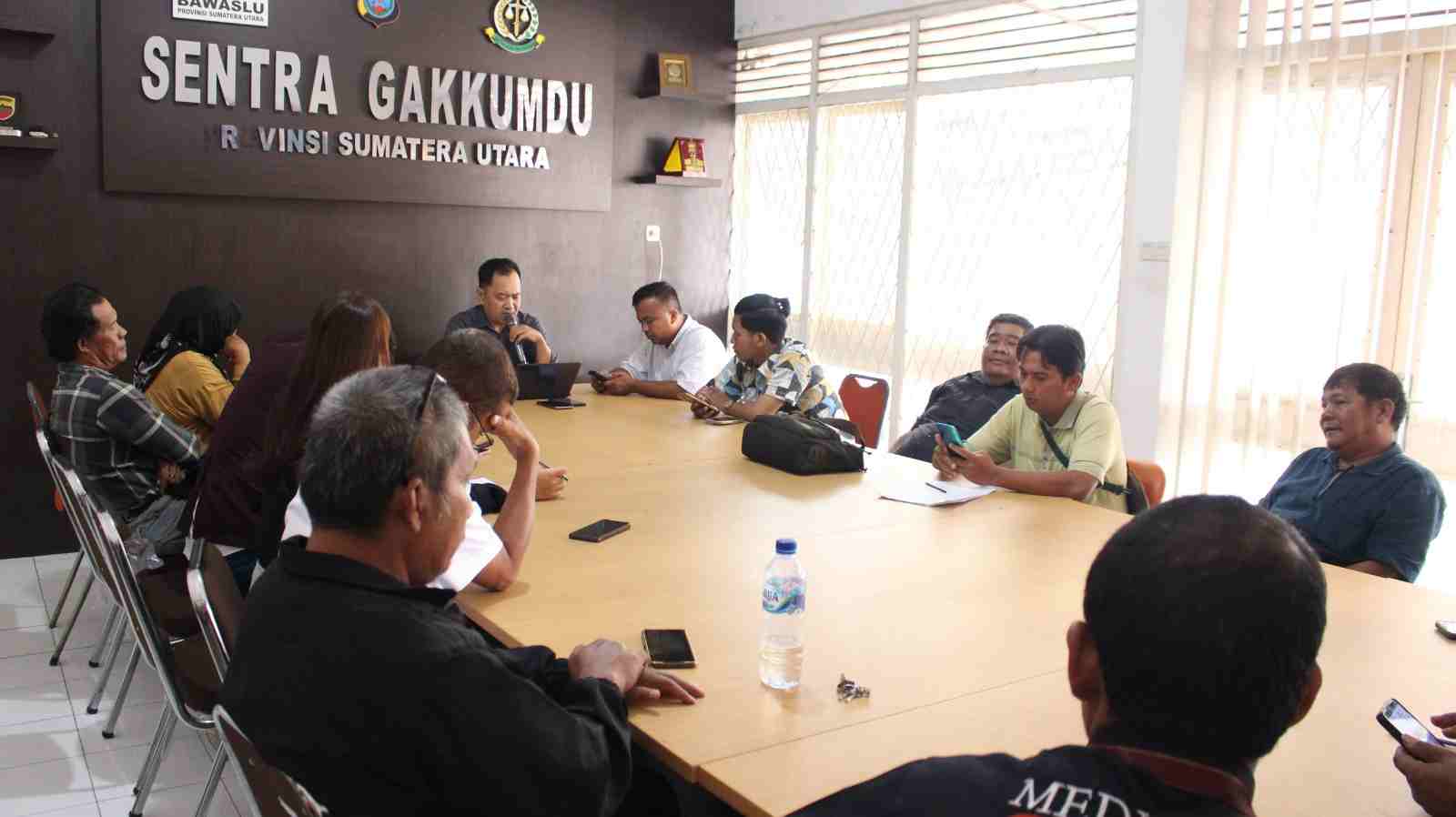 FGD Bawaslu Sumut, Ahli Tata Negara USU Sebut Peran Media sebagai Pilar Demokrasi