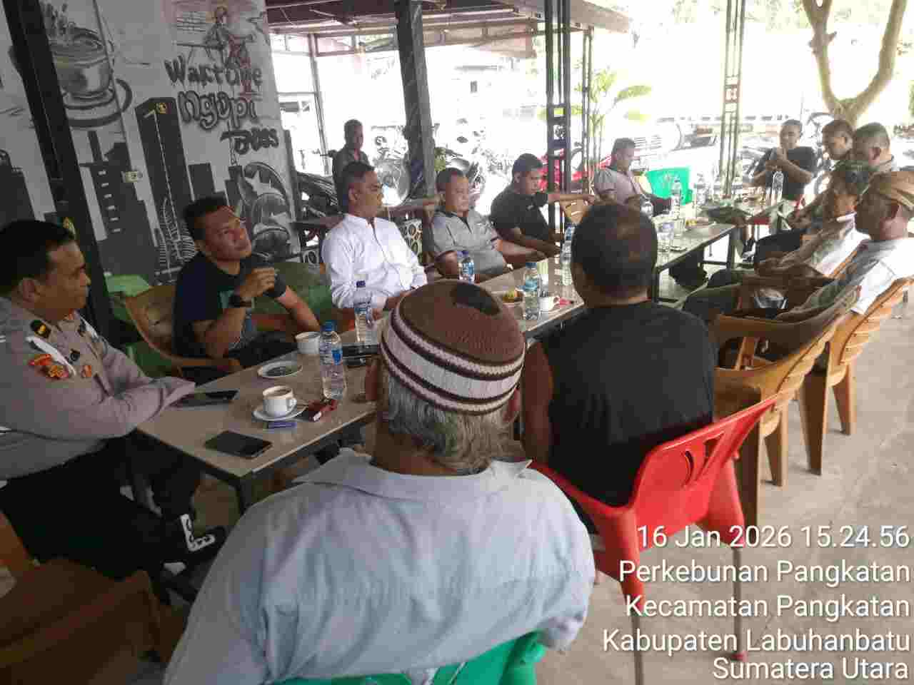 Ada Spanduk Inilah Kampung Narkoba, Polisi Gerak Cepat Sambangi Warga Pangkatan