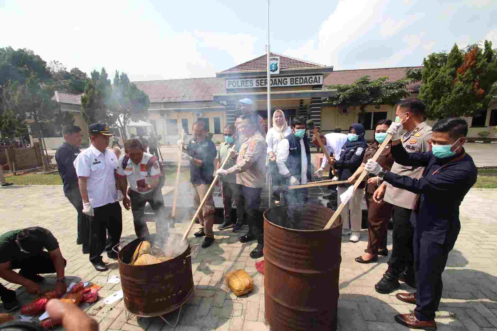 Polres Sergai Tegaskan Komitmen Berantas Narkoba lewat Pemusnahan Ganja