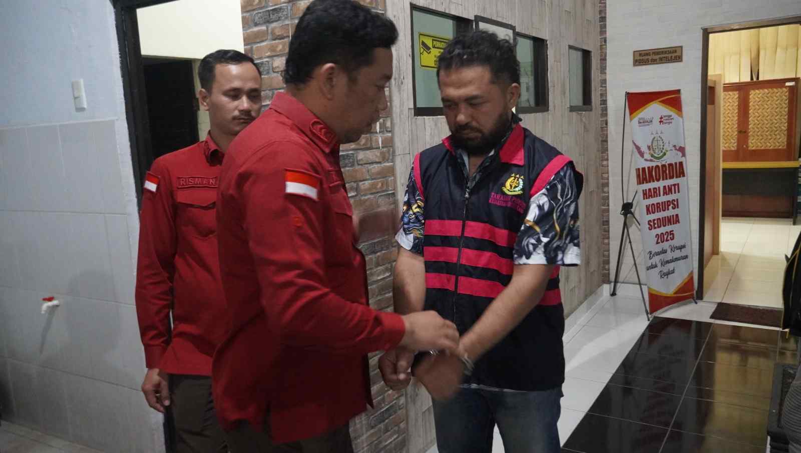 Kejari Karo Tahan Tersangka yang Merugikan Negara 1 Milyar Lebih