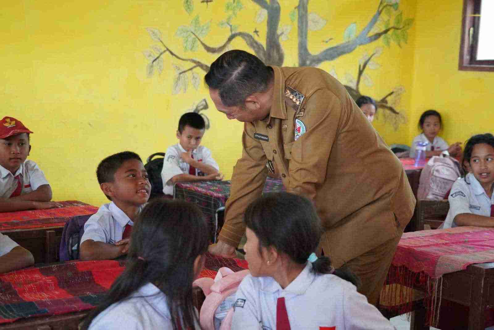 Bupati Taput Kunjungi Sekolah Di Hutaraja, Pastikan Proses Belajar Nyaman