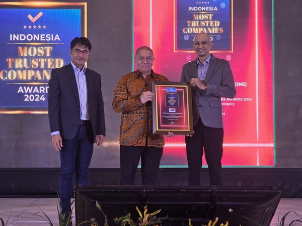 Konsisten Berikan Layanan Prima, JNE Raih Indonesia Most Trusted Companies Award 2024