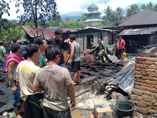 Kebakaran Hanguskan 5 Rumah di Kelurahan Pasar Sempurna Tapanuli Selatan