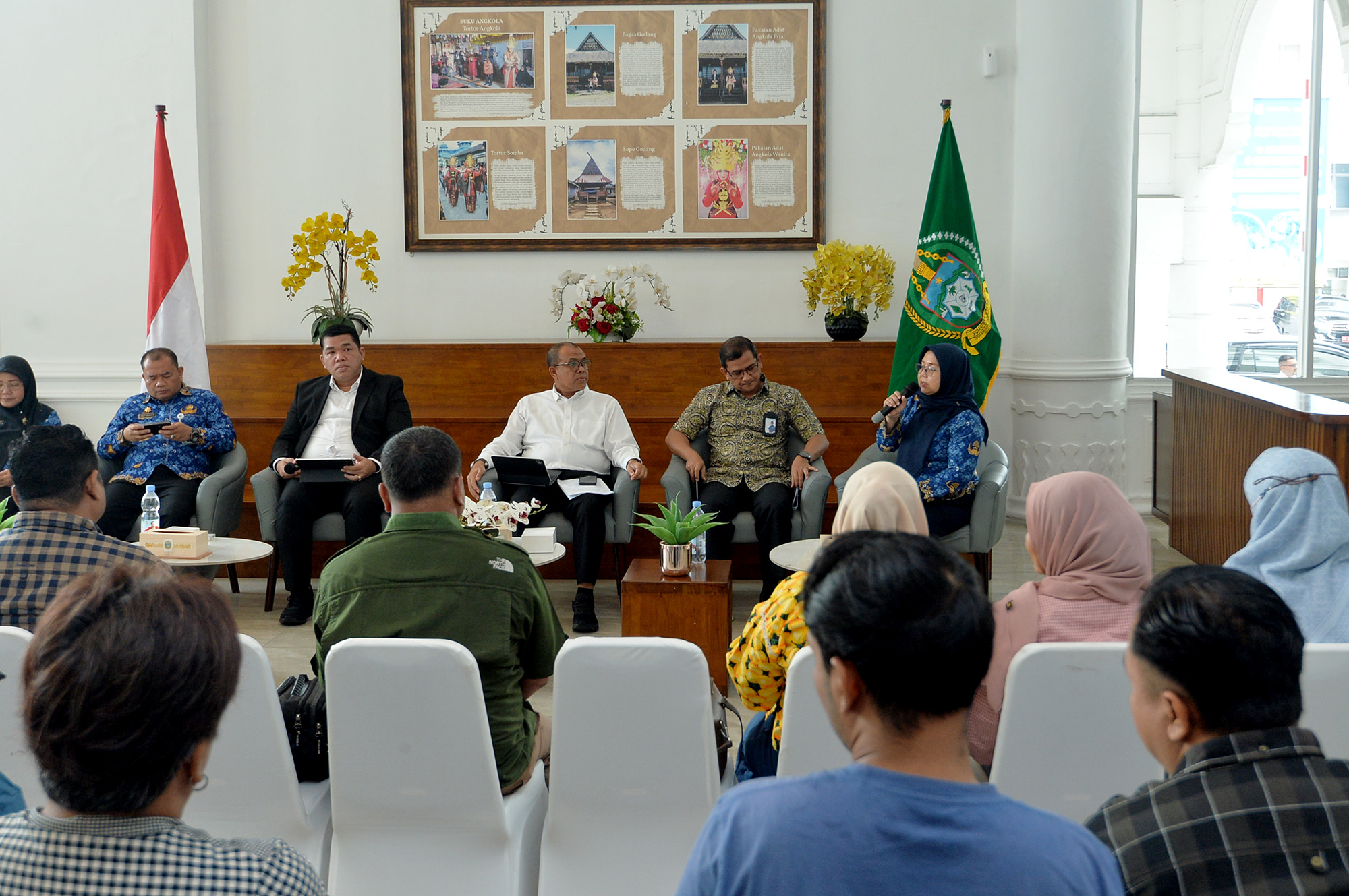 Gubernur Bobby Nasution Tekankan OPD di Jajarannya Rutin Sampaikan Program ke Publik