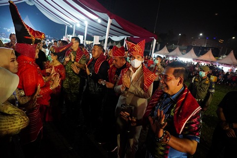Hadiri Merdang Merdem, Rico Waas Ajak Warga Doa Bersama Usir Asap