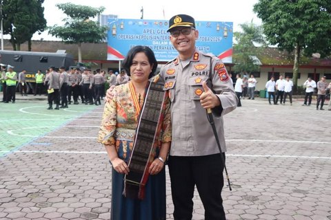 Kompak, Kapolres Karo Bangun Soliditas Lewat Perayaan Ultah dan Pelepasan Purna Tugas