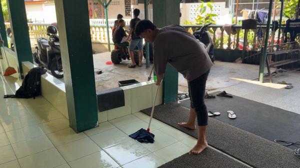 Semarak Hari Bhayangkara ke-79, Polda Sumut Tebar Aksi Religi di Gereja dan Masjid