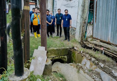 Susuri Sungai Batuan,  Rico Waas Temukan Penyempitan Pemicu Banjir