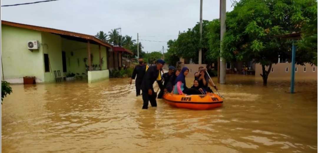 Banjir Tebingtinggi 5 Kecamatan dan 13 Kelurahan Terendam, Sat Brimob Polda Sumut Turun Kelapangan